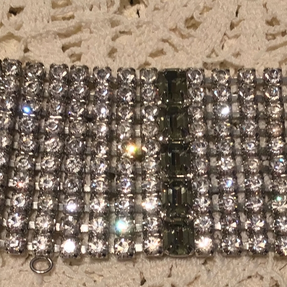 VINTAGE 1950's HIGH END 10 ROW CRYSTAL BRACELET, estate fresh - Picture 7 of 7